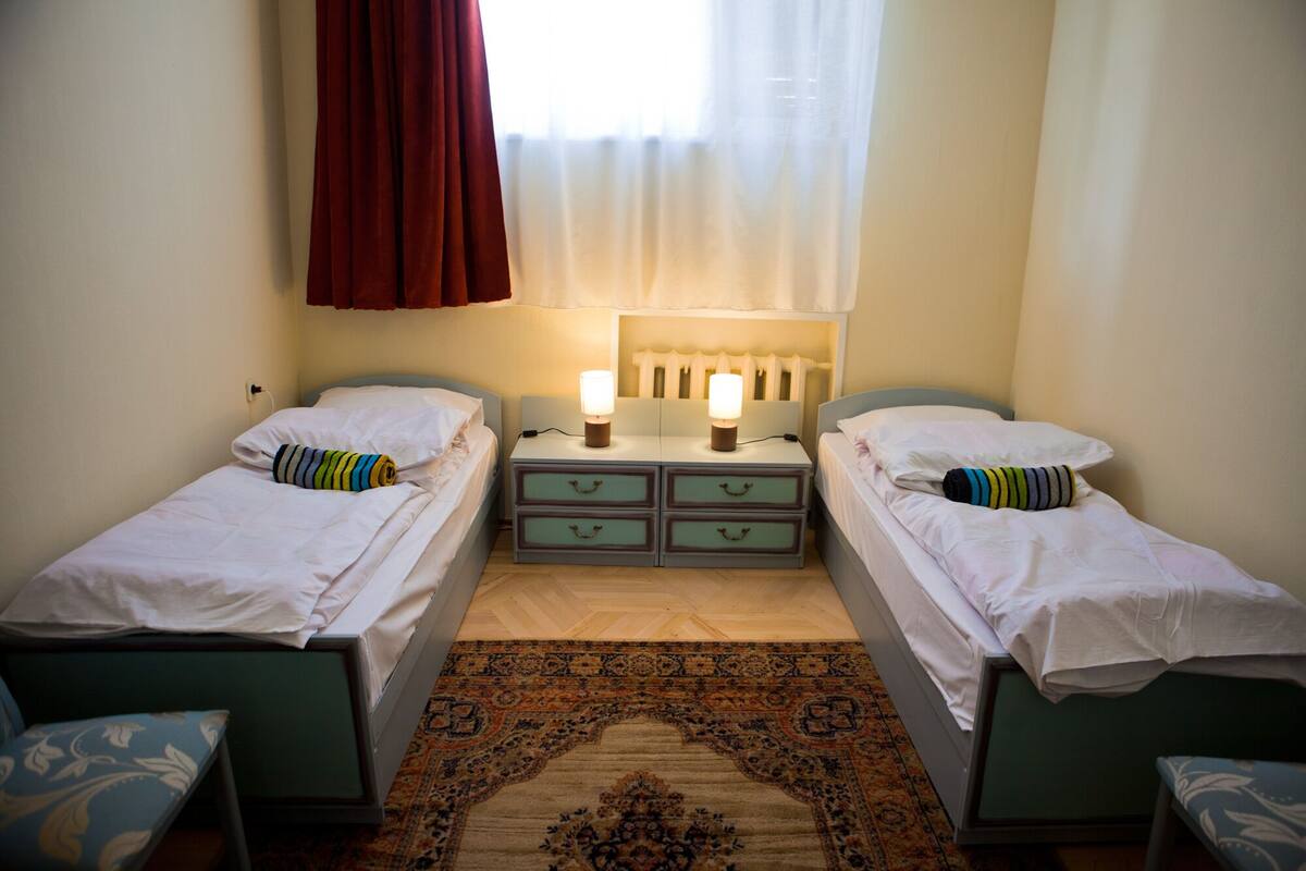 Iron/ironing board, free WiFi, bed sheets