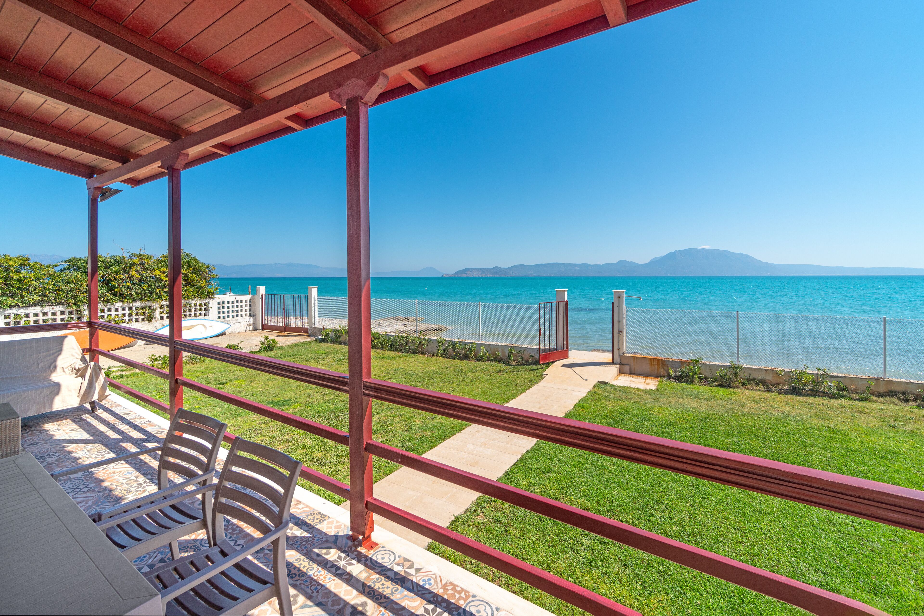 Vila tradicional, de frente para a praia | Terraço/pátio