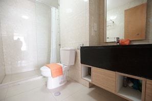 Apartment, 1 Bedroom | Bathroom | Shower, towels, soap, shampoo - Apatel The Mansion Jasmine Aurora 31 J (Jakarta)