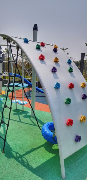 Children's activities - Apatel Gold Coast (Jakarta)
