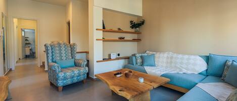 Apartment, 3 Bedrooms | Living area | TV