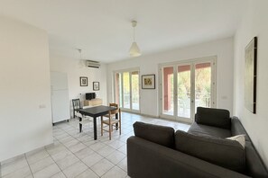 TV - S008 - Sirolo, new three-room apartment with terrace (Sirolo)