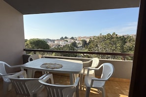 Outdoor dining - S078 - Sirolo, three-room apartment with terrace in the center (Sirolo)