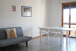 Interior - S078 - Sirolo, three-room apartment with terrace in the center (Sirolo)