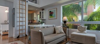 Lido Beach Walk! One block to beach!