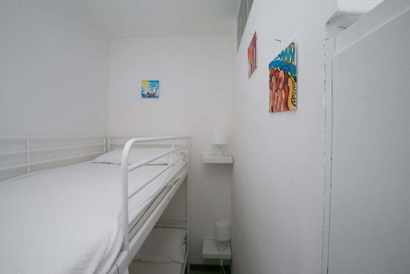 3 bedrooms, bed sheets