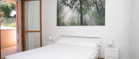 3 bedrooms, bed sheets