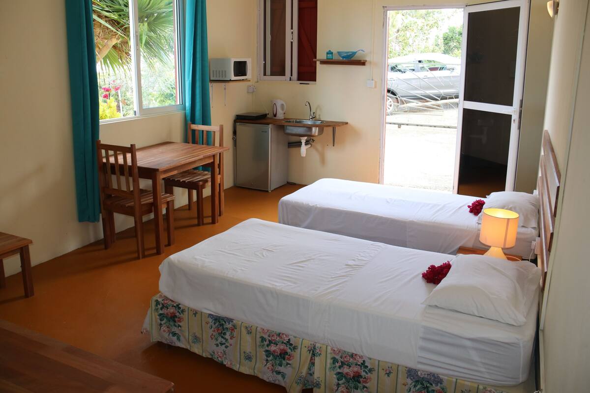 Blackout curtains, free cots/infant beds, free WiFi, bed sheets