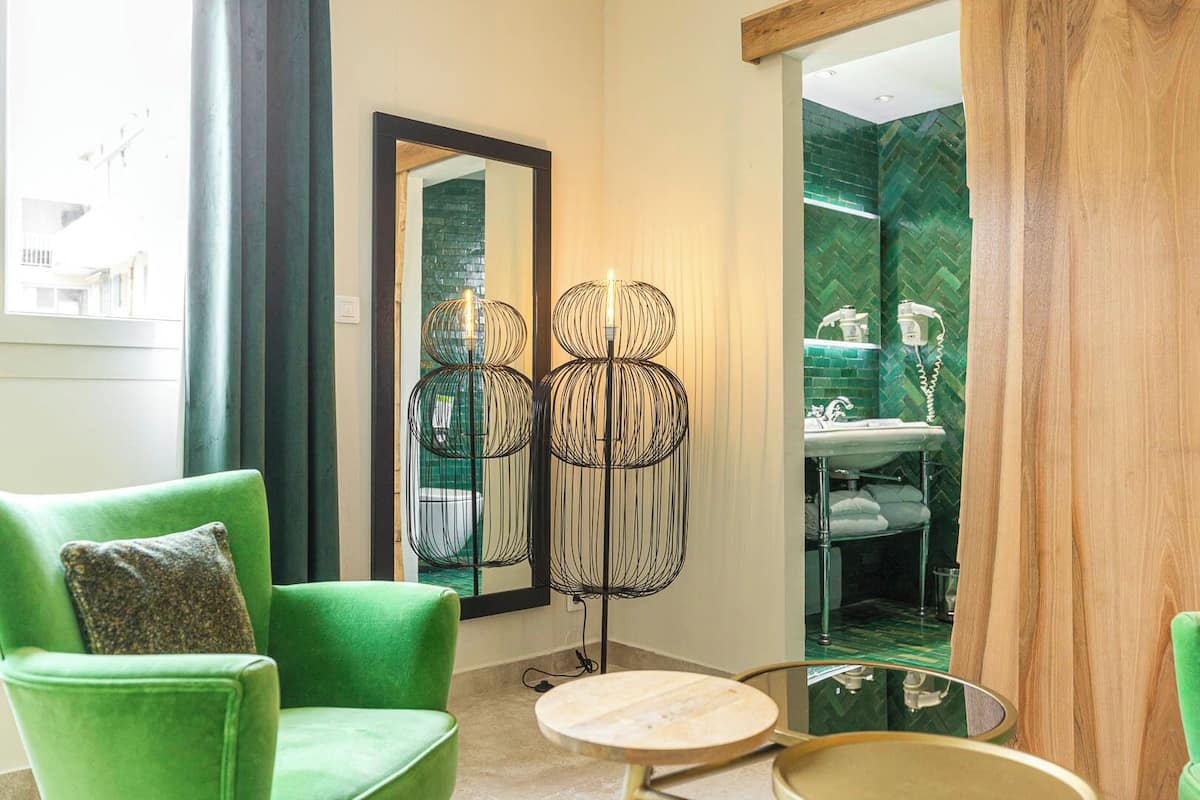 Junior Suite | 1 bilik tidur, peralatan tempat tidur premium, busa memori