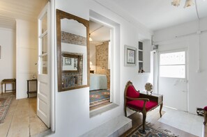 Ferienhaus (Iconic Stone 1) | Wohnbereich | LCD-Fernseher