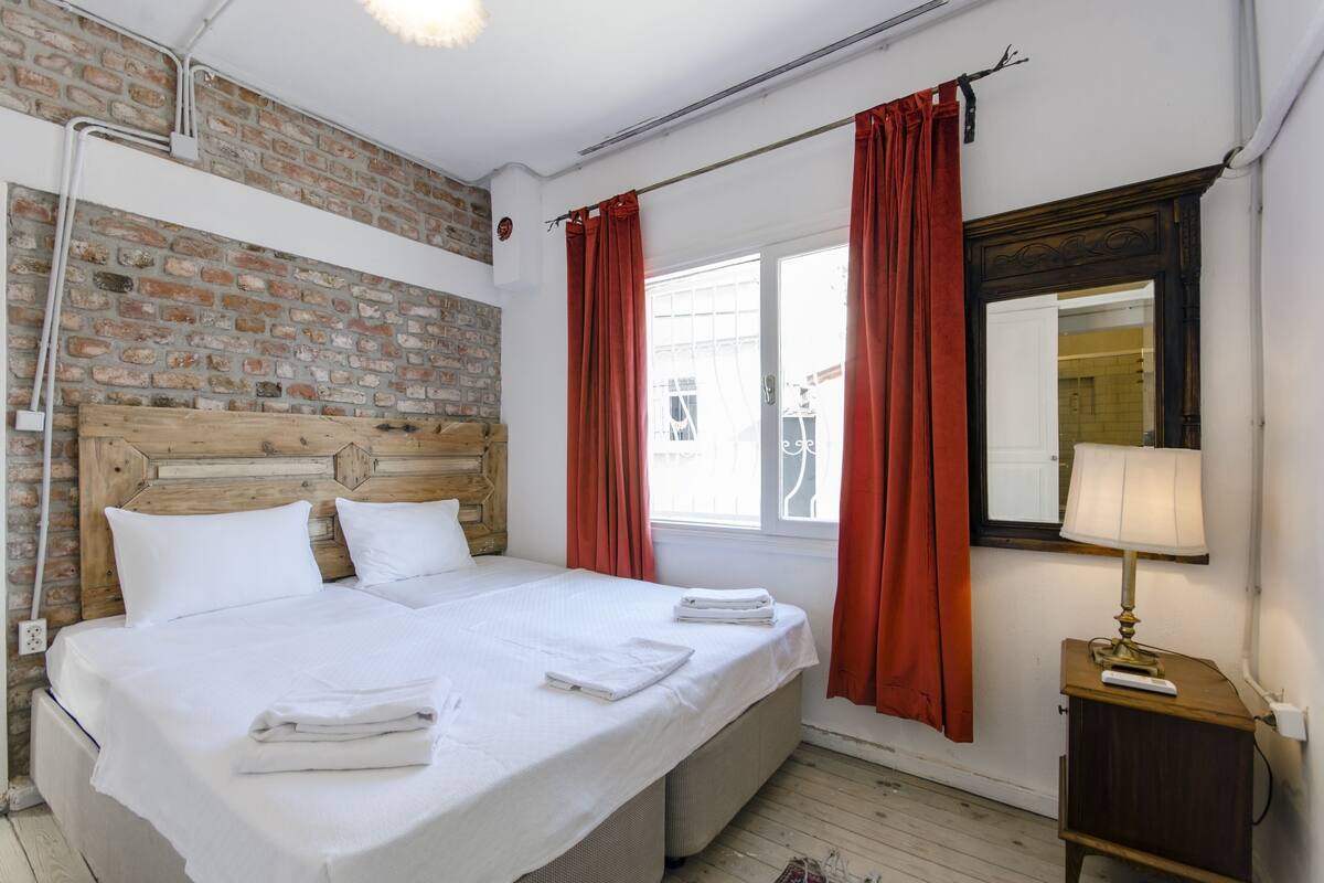 Ferienhaus (Iconic Stone 3) | 1 Schlafzimmer, individuell dekoriert, individuell eingerichtet