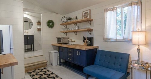 Columbus First Tiny House! Cozy, Modern, and Fun!