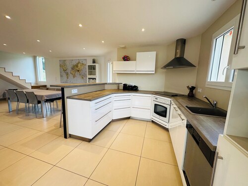 Detached house with panoramic terrace at Lake Chalain