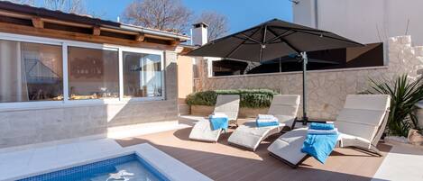 Outdoor pool, a heated pool