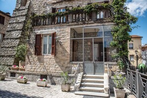 Majoituspaikan sisäänkäynti