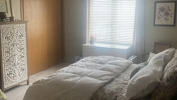 3 bedrooms, iron/ironing board, free WiFi, bed sheets