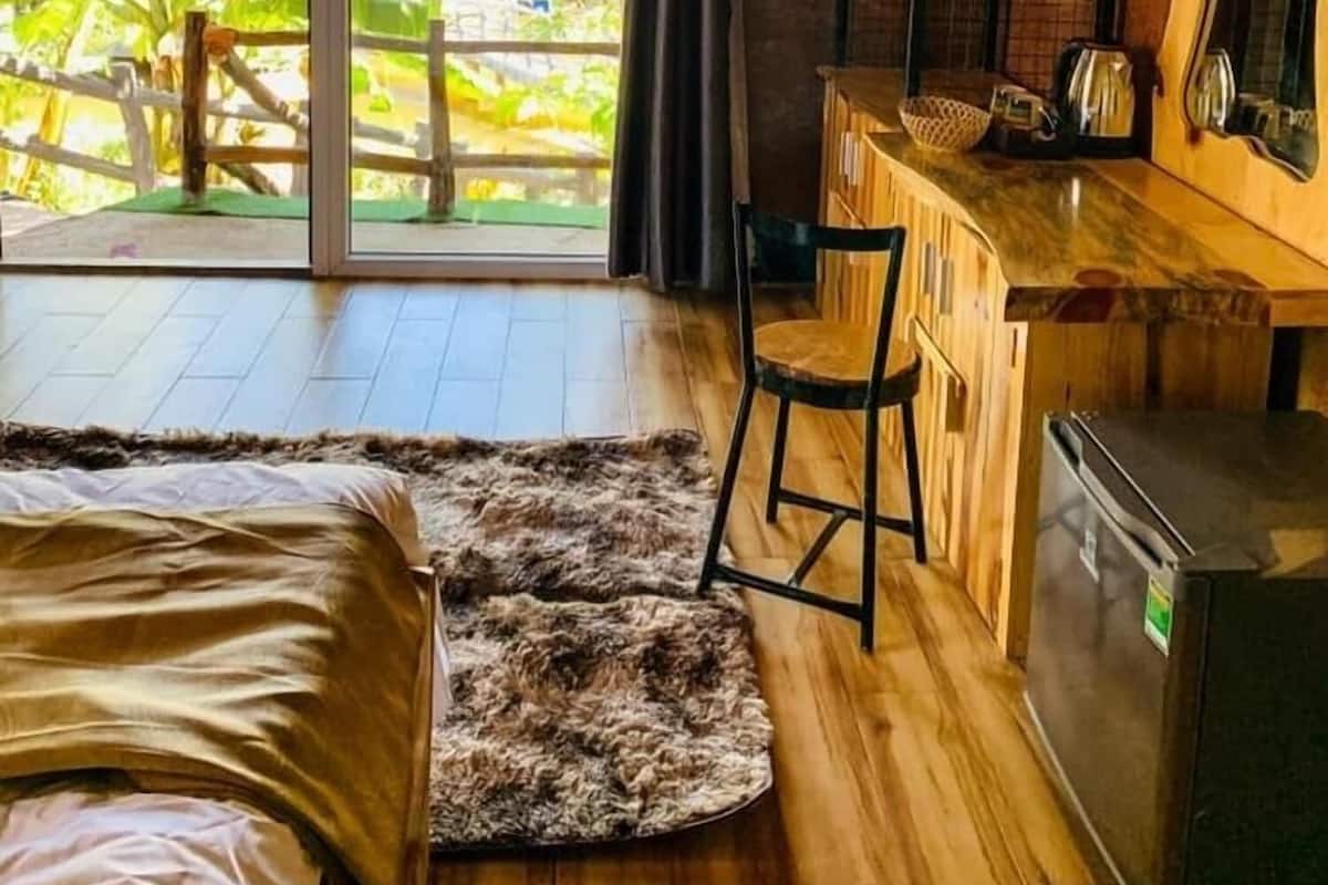 Minibar, escritorio, sistema de insonorización y wifi gratis