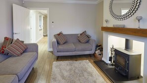 House (2 Bedrooms) | Living room | Flat-screen TV - Lowcross Cottage (Guisborough)
