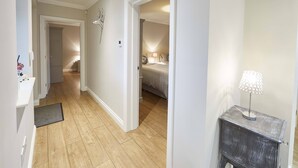 Hallway - Lowcross Cottage (Guisborough)
