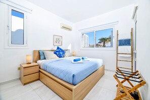 Villa, 3 habitaciones | Caja fuerte y espacio para trabajar con un portátil