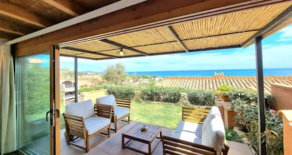 A 300 mt dalla spiaggia, splendida vista mare, giardino parcheggio grattuito