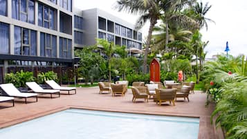2 piscinas al aire libre