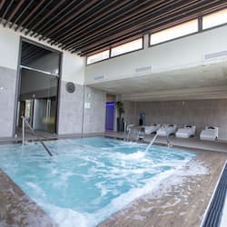 Couples treatment room(s), sauna, hot tub, steam room