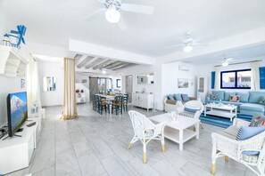 Villa, 5 Bedrooms | Living room - Panorama Blu Villa (Paralimni)