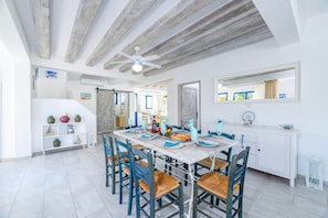 Villa, 5 slaapkamers | Dineren op de kamer
