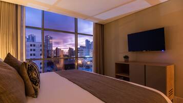 Premium bedding, down duvets, minibar, in-room safe
