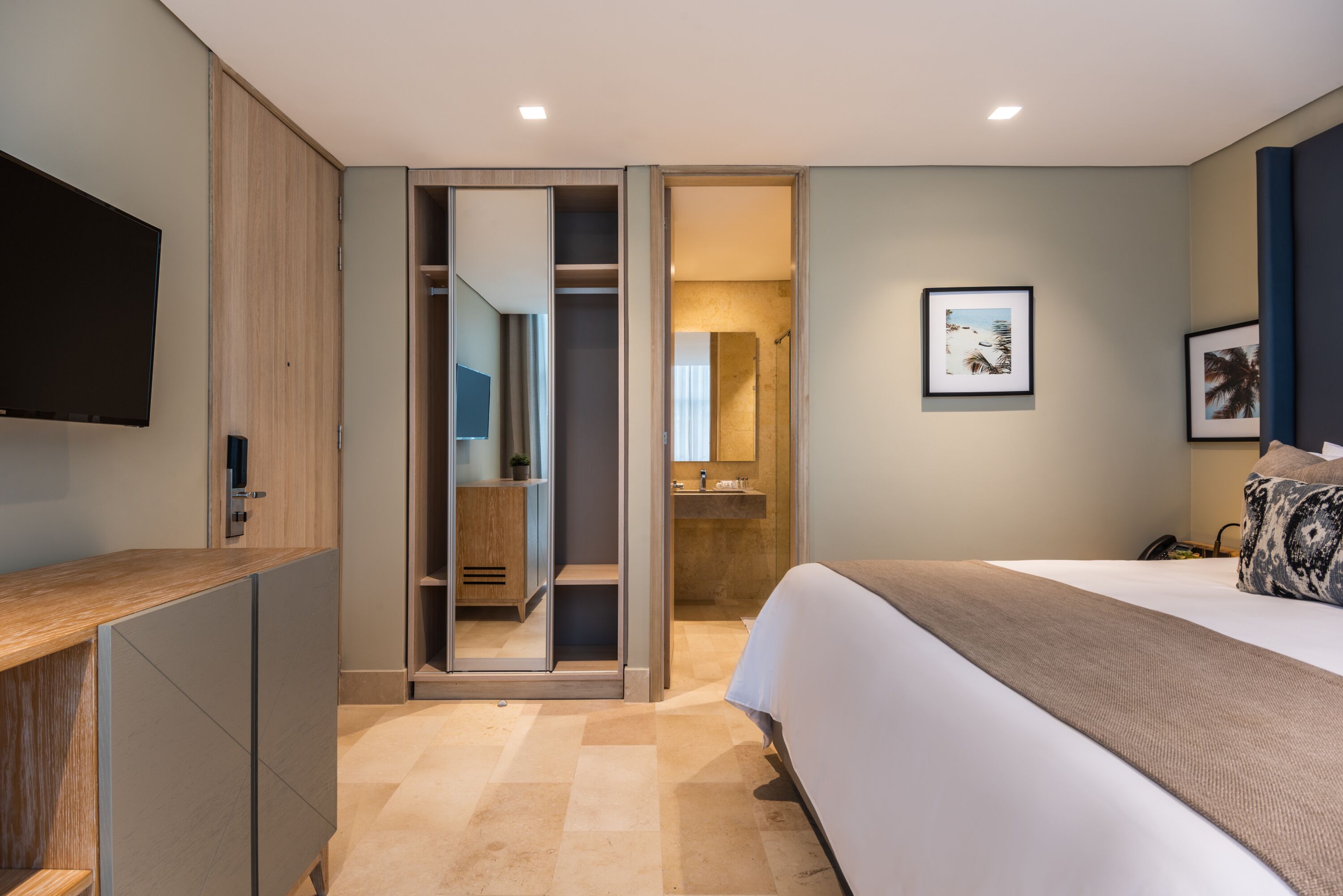 premium bedding, down duvets, minibar, in-room safe