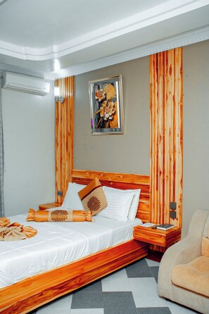 Pillow-top beds, minibar, in-room safe, individually decorated - Beaco Resort (Mbeya)