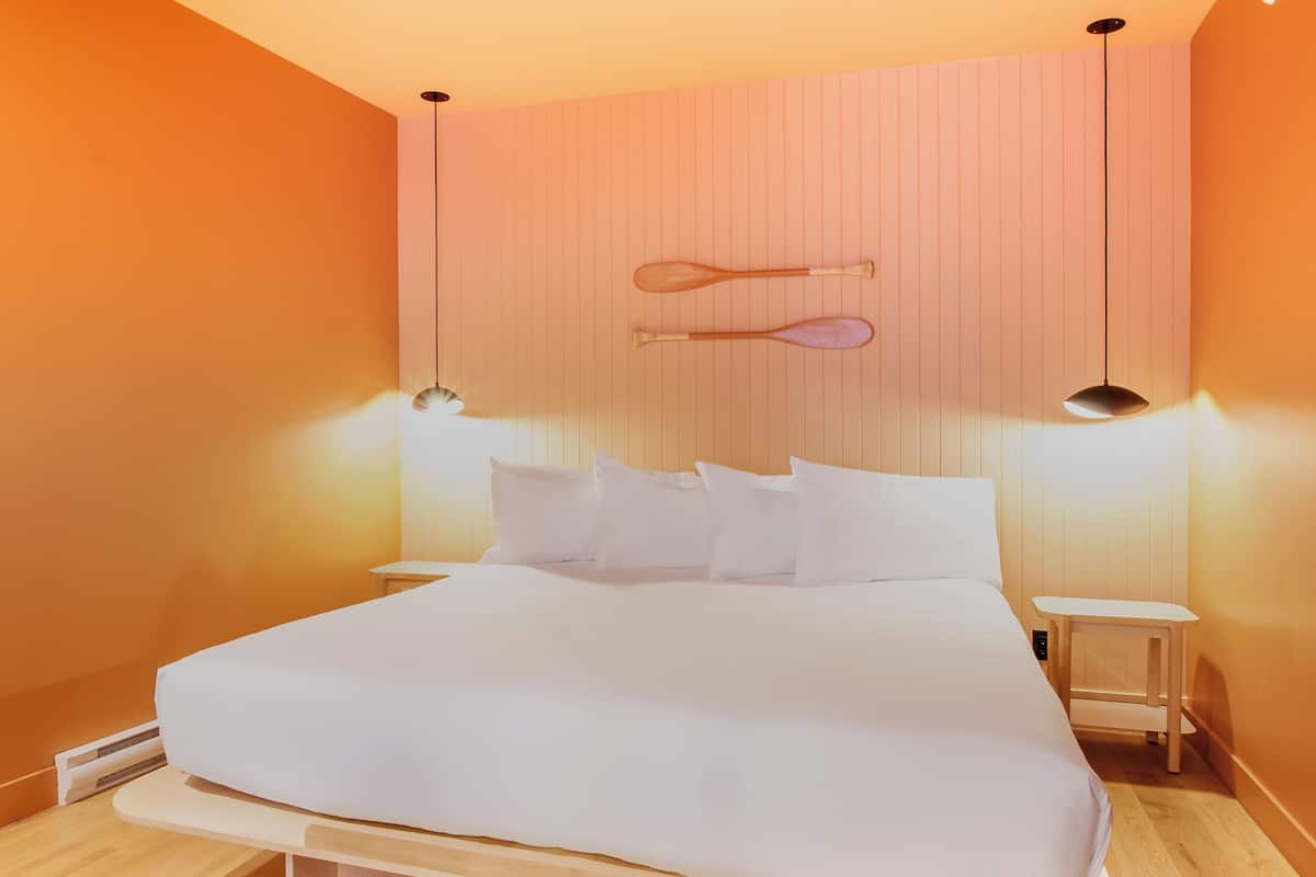1 bedroom, iron/ironing board, travel cot, free WiFi