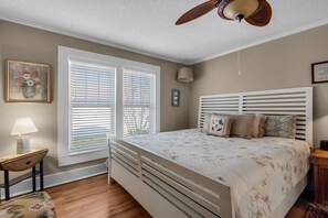 2 slaapkamers, een strijkplank/strijkijzer, gratis wifi, beddengoed