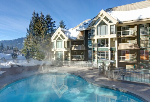 True Ski-in/Ski-out: 2BR/BA with Pool & Hot Tub