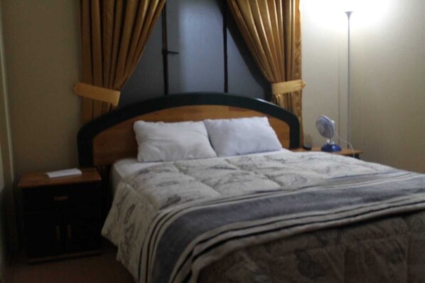 免费 WiFi、床单