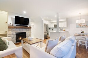 TV, fireplace