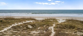 "Working On A Dream" 4 Bedroom, 2 Bathroom Oceanfront Home w/ PRIVATE POOL