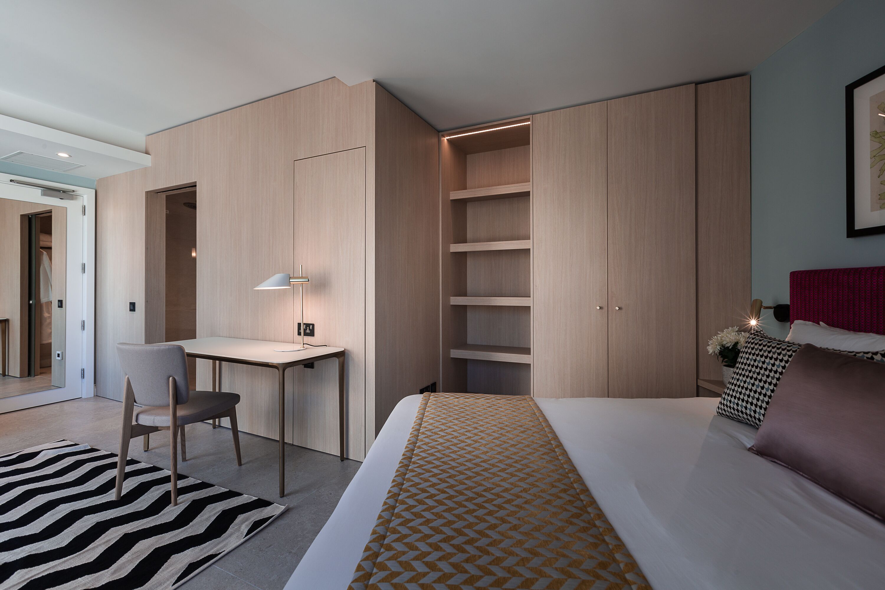 deluxe double or twin room, balcony | 1 bedroom, minibar, in-room safe, individually decorated