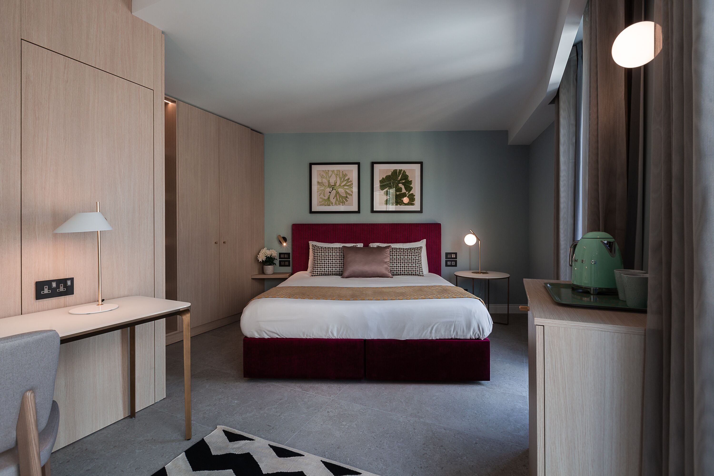 deluxe double or twin room, balcony | 1 bedroom, minibar, in-room safe, individually decorated