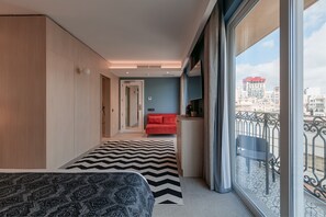 Minibar, in-room safe, individually decorated, desk