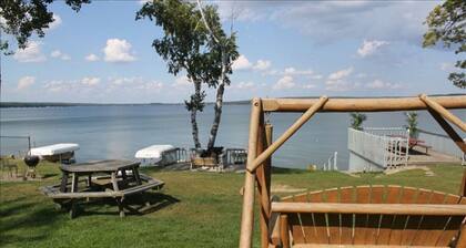 Beautiful Waterfront Hubbard Lake Cottage #3
