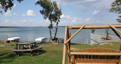 Beautiful Waterfront Hubbard Lake Cottage #3