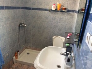 Free toiletries, hair dryer, towels