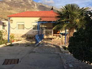 Terrace/patio - Krisafi Guesthouse (Lunxhëri)