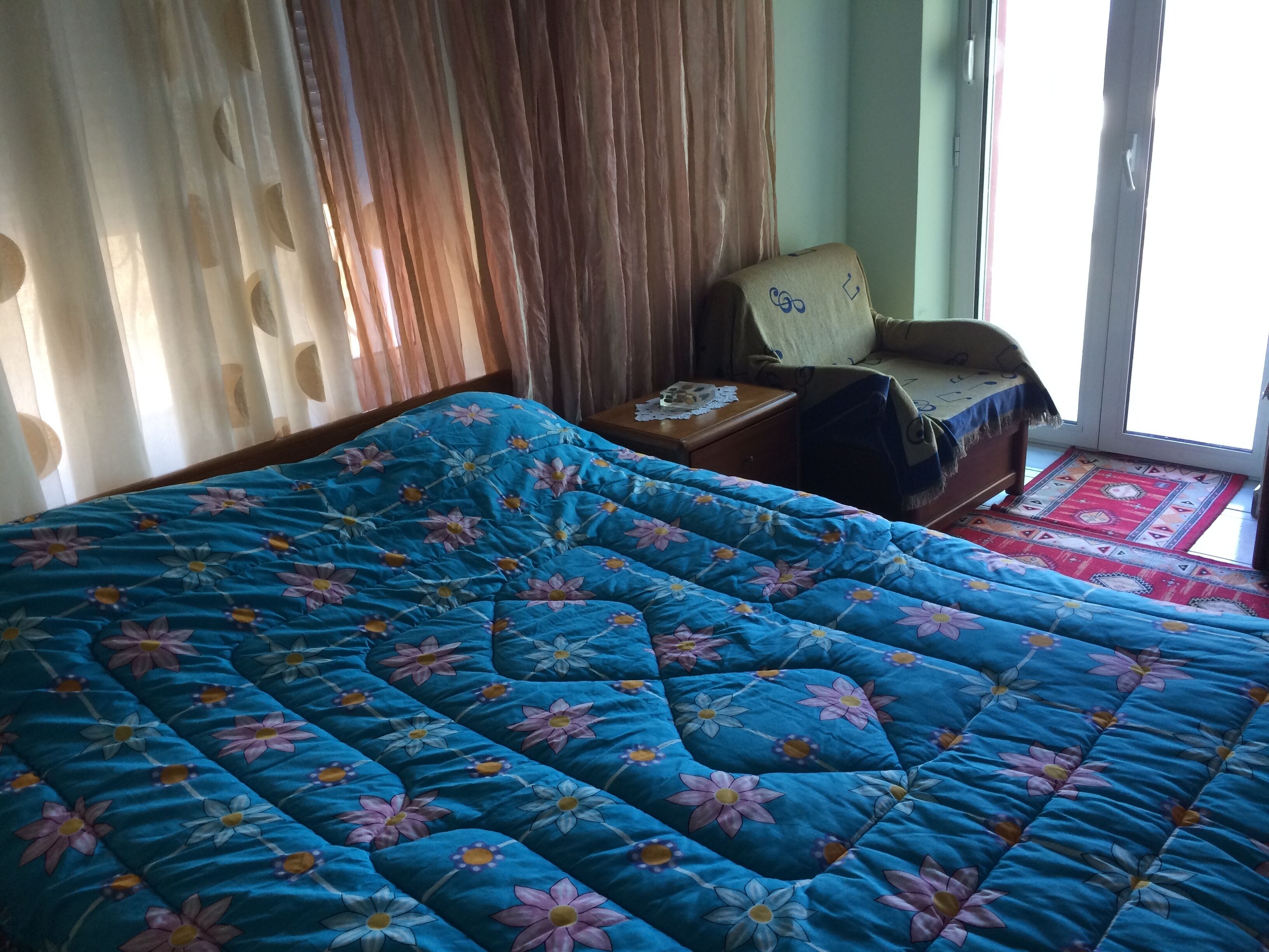 Free WiFi, bed sheets