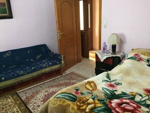 Free WiFi, bed sheets