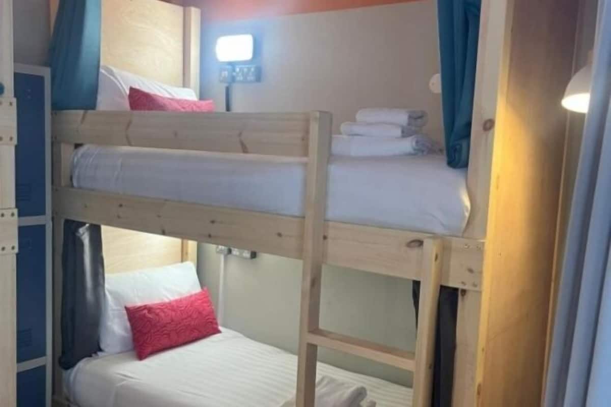 Free WiFi, bed sheets