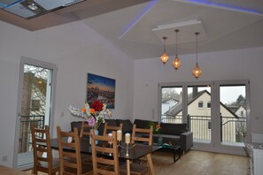 Family Apartment | Living area - Unique Apartment 11 (Frankfurt)