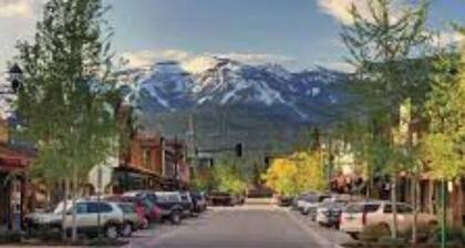 Do not rent this property. It was sold over 3 yrs ago.